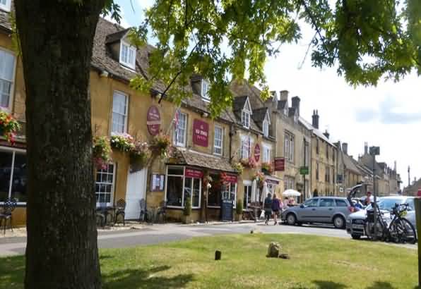 THE GREEN ON STOW ON THE WOLD