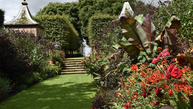 Hidecote Gardens - cotswold tours from Birmingham